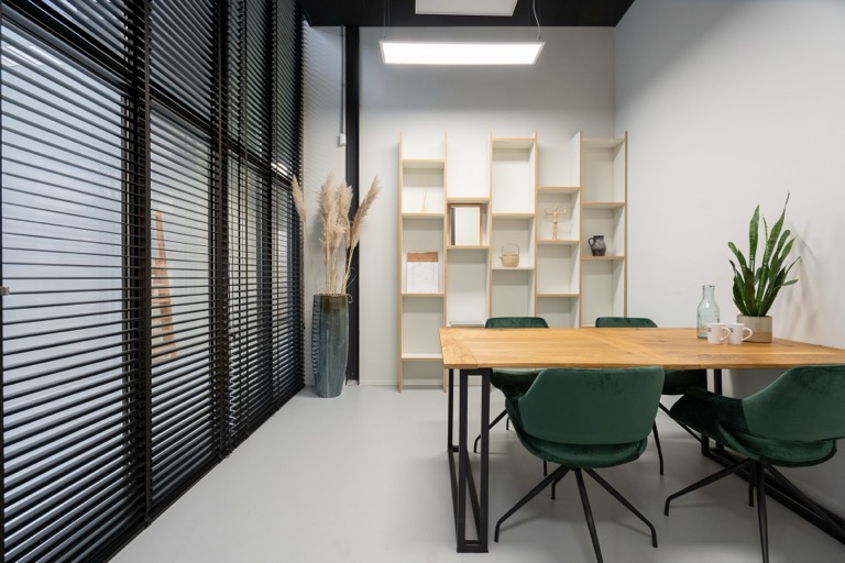 Flexkantoor S — tafel met open kast